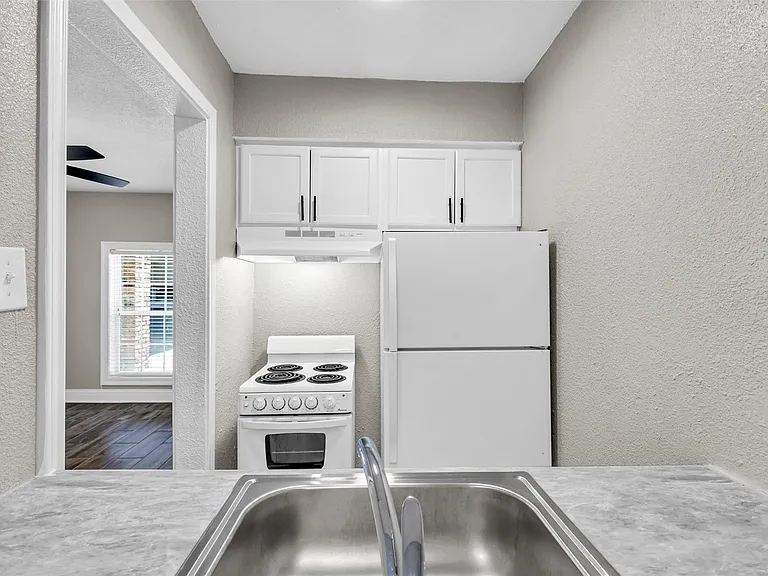 1423 Hawthorne St #2 — Photo 4