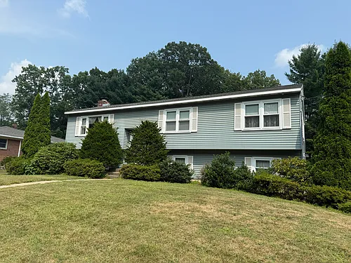 12 Lakewood Dr Photo 1