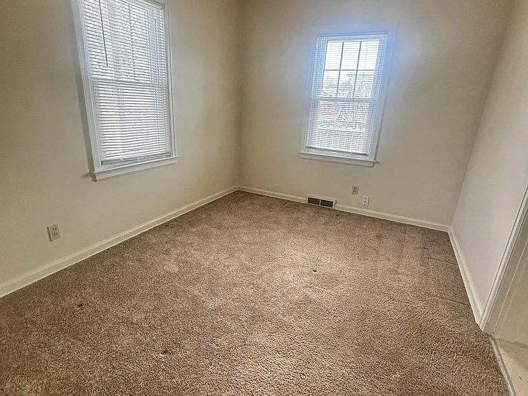 142 N Riverview Dr #1 — Photo 13