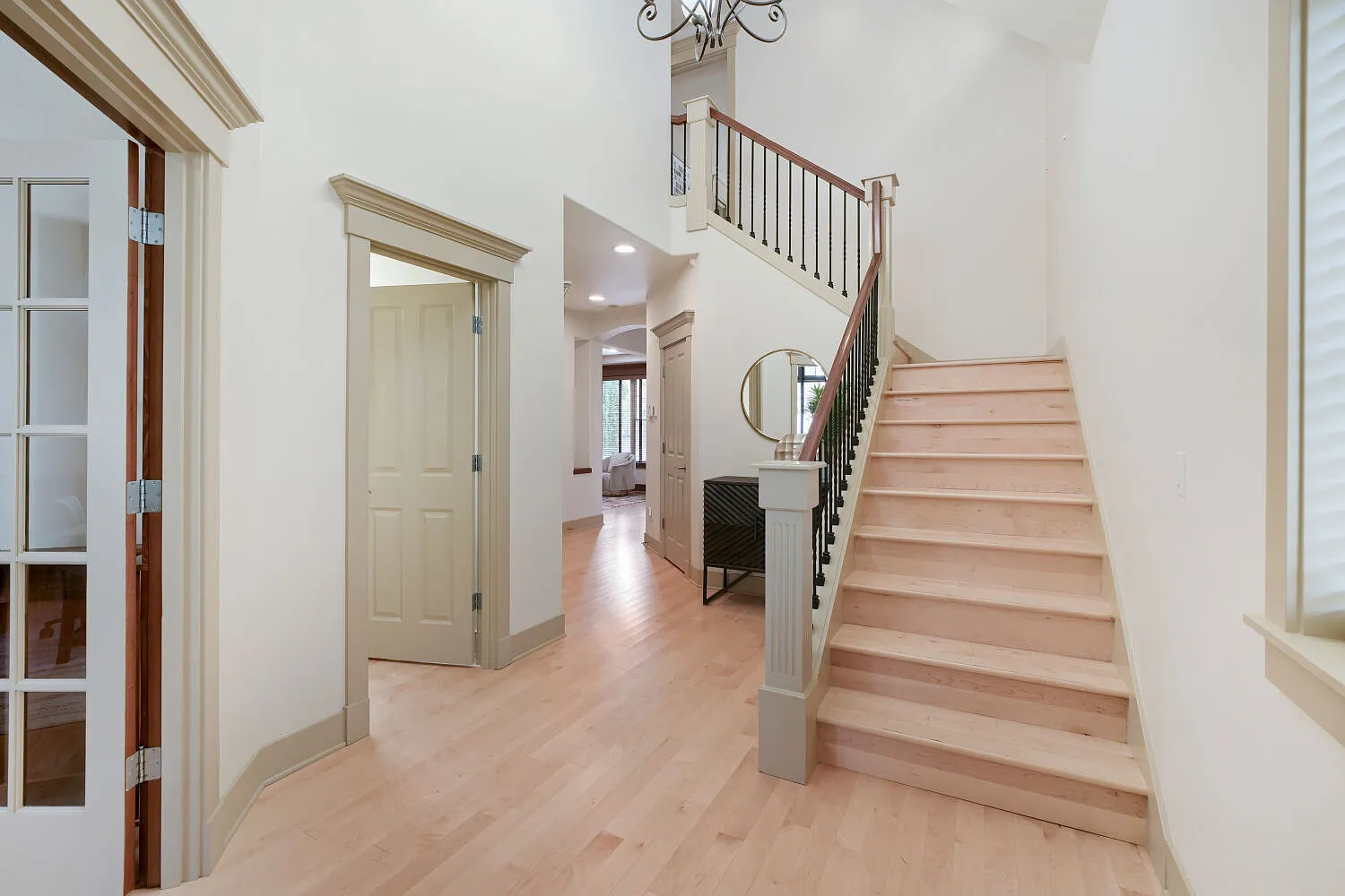 4 bed, 2.5 bath, 2181 sqft, $4,000 — Photo 4