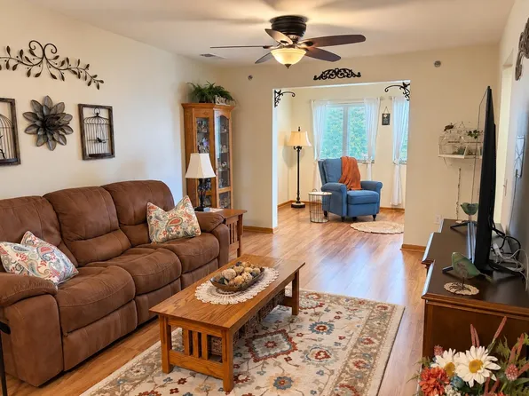 102 Prairie Heights Dr APT 306, Verona, WI 53593