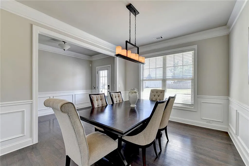 5 bed, 4.0 bath, 2840 sqft, $2,950 — Photo 4