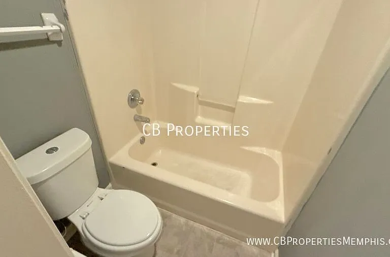 5864 Ashridge Pl — Photo 8