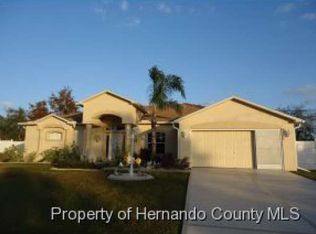 9066 Madrid Rd, Weeki Wachee, FL 34613