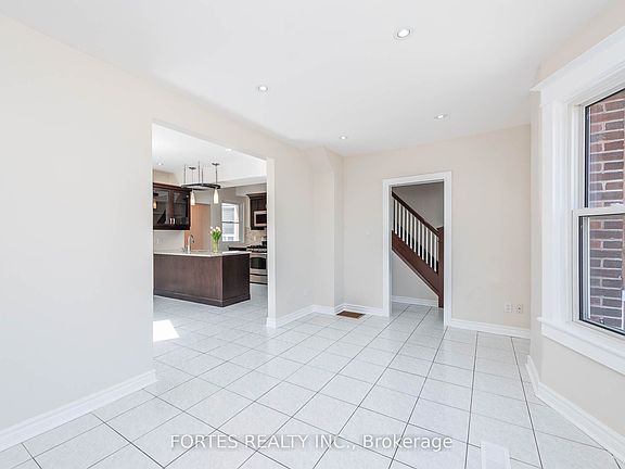 5th image of 8 Spring Grove Ave