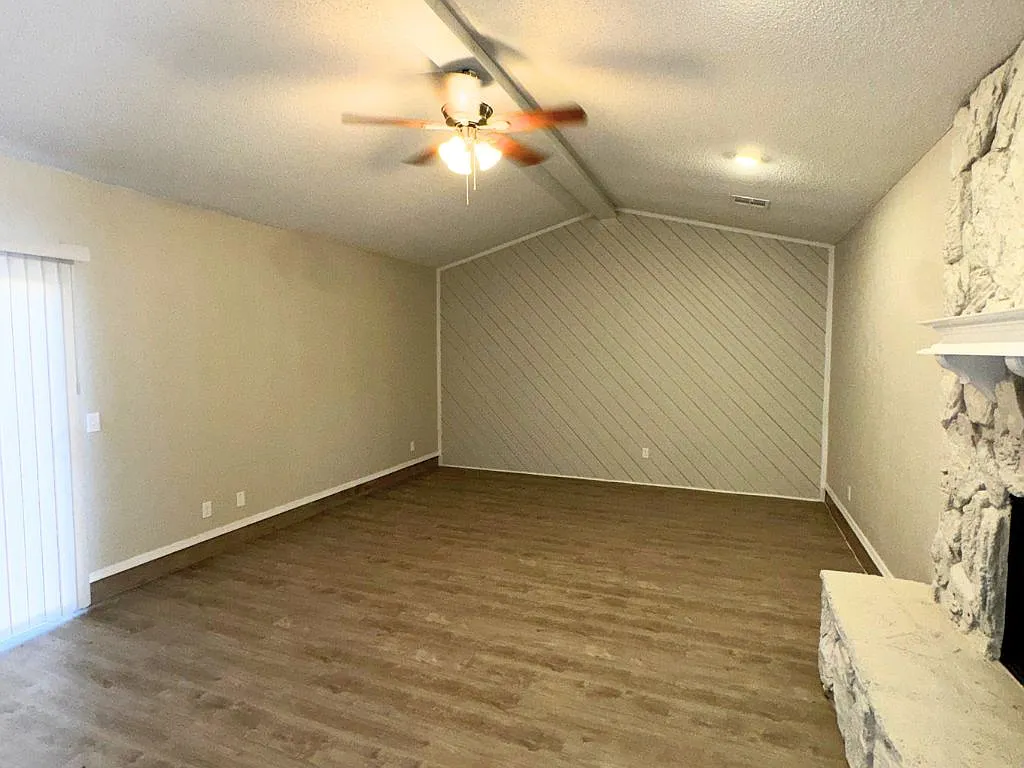 10105 Kirk Drive — Photo 3