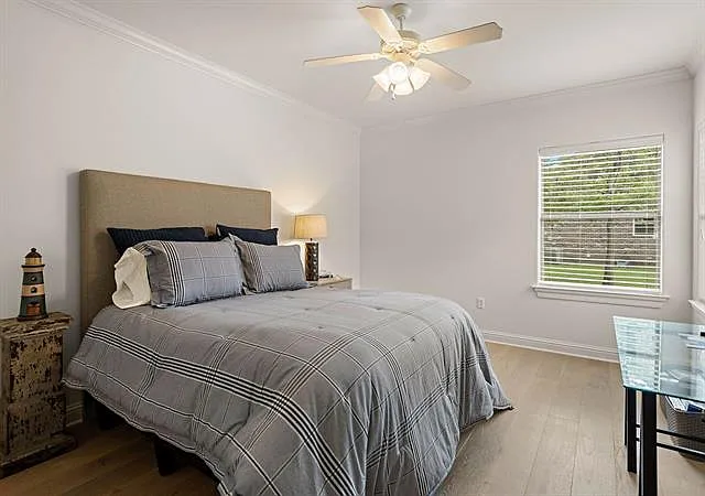 409 Claymont Ct — Photo 9