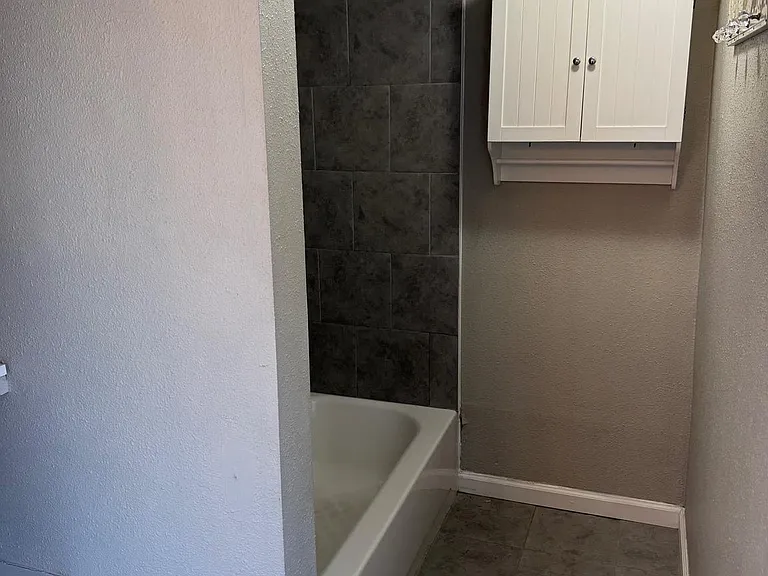 21 W Maple St #2 — Photo 5