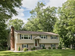 9 Fairchild Rd, Newtown, CT 06470