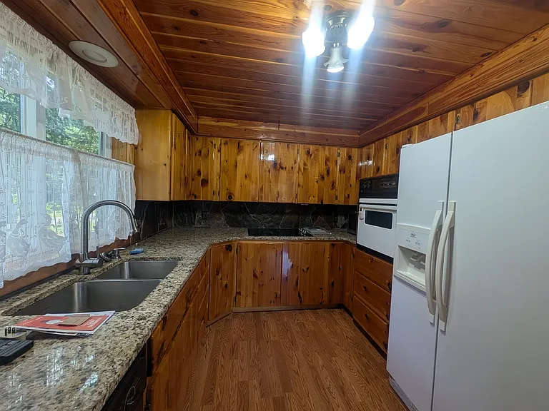 31 Elmes Dr — Photo 9