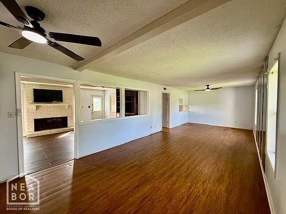 3rd image of 609 S Ozark Ave