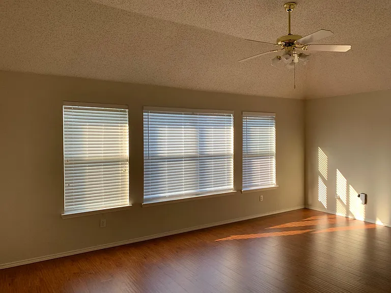 3633 Kimble Dr — Photo 17