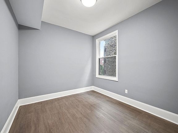 3rd image of 6115 S Eberhart Ave #1