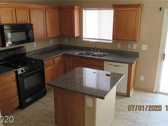4th image of 866 Sheerwater Ave