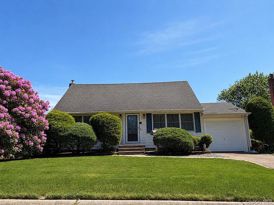 1st image of 62 Pell Avenue