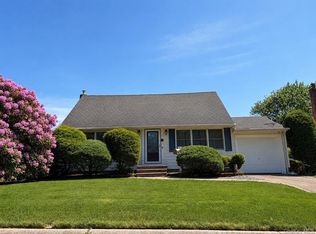 62 Pell Avenue, North Babylon, NY 11703