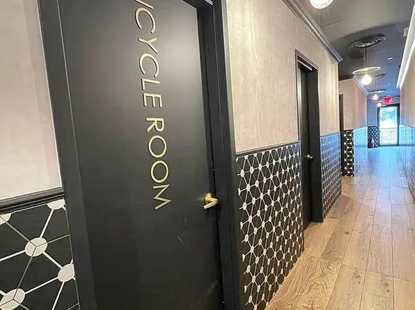 554 Gates Avenue image 21 of 21