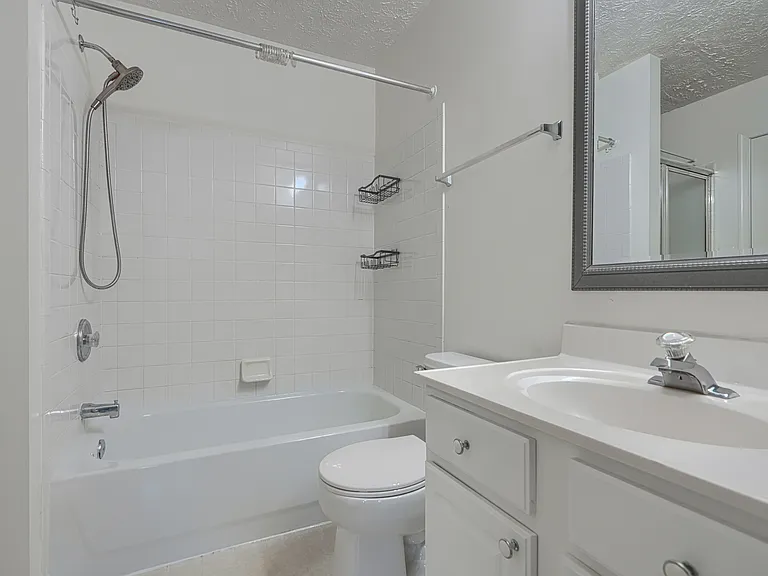 5035 Bridgeford Cir — Photo 14