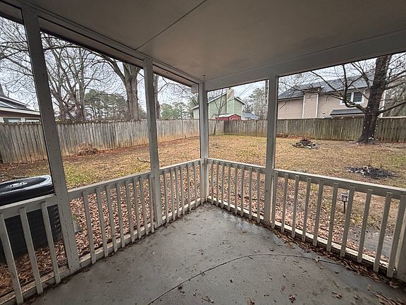 3rd image of 6406 Oak Chase Ln