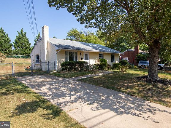 2nd image of 6204 Yellowstone Dr