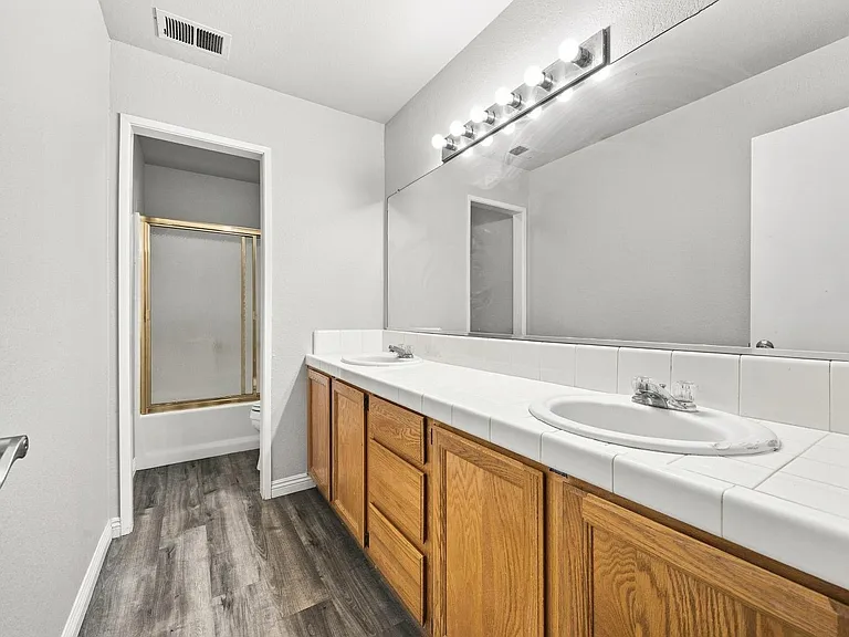805 Harvest Creek Rd — Photo 7