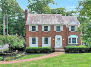 30 Colonial Dr, Huntington, NY 11743