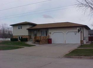 156 19th Ave, Columbus, NE 68601