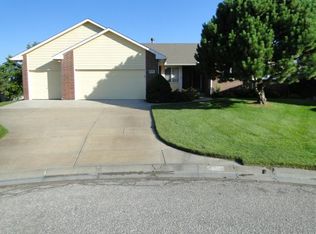 9218 W Meadow Knoll Ct, Wichita, KS 67205