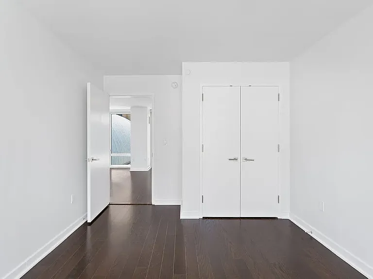 400 W 113th St #714 — Photo 14