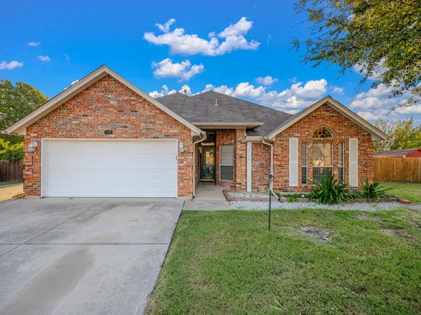7708 Chandler Ct, North Richland Hills, TX 76182