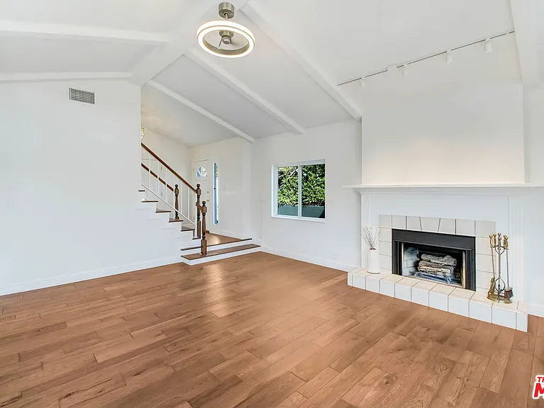 2401 Olive Ave — Photo 9