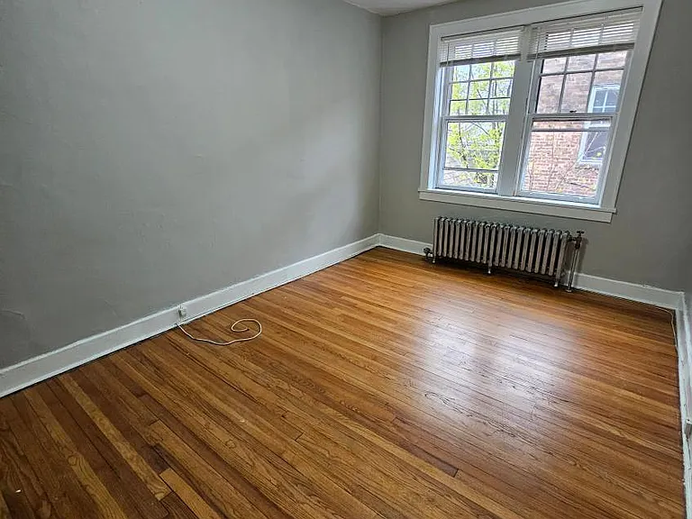 385 Morris St — Photo 11