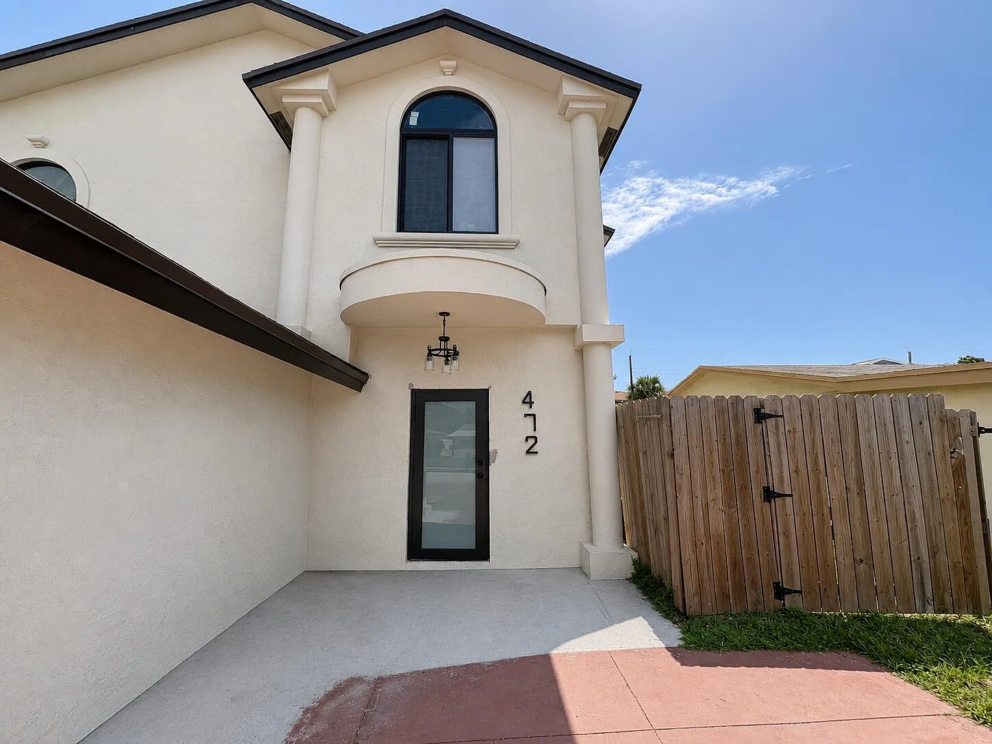 4 bed, 2.0 bath, 2000 sqft, $3,500 — Photo 1