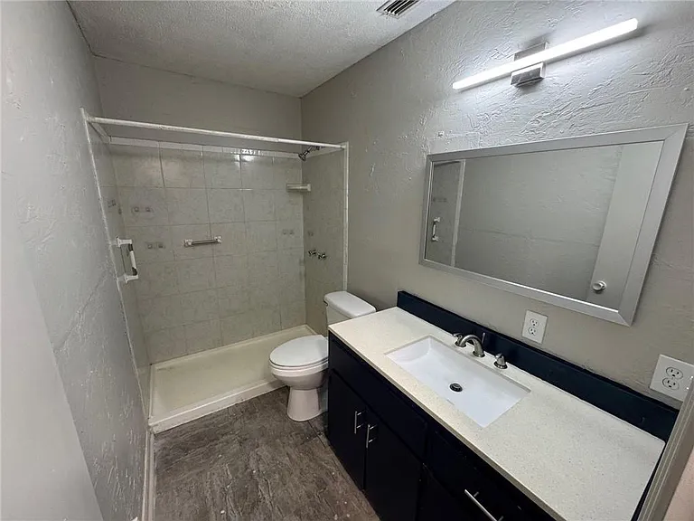 4734 Clarendon Dr — Photo 11