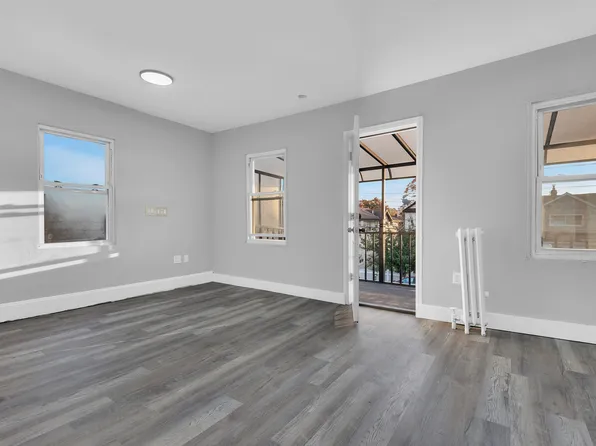 119-73 Merrill Street image 7 of 11