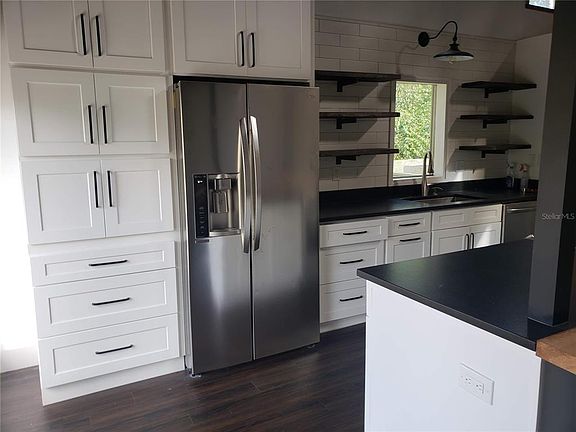 5th image of 205 Fairway Dr #205