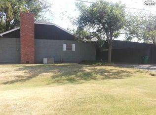 610 N Wall St, Iowa Park, TX 76367