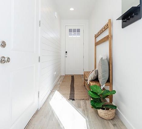 4th image of 555 W Lake Cir #43