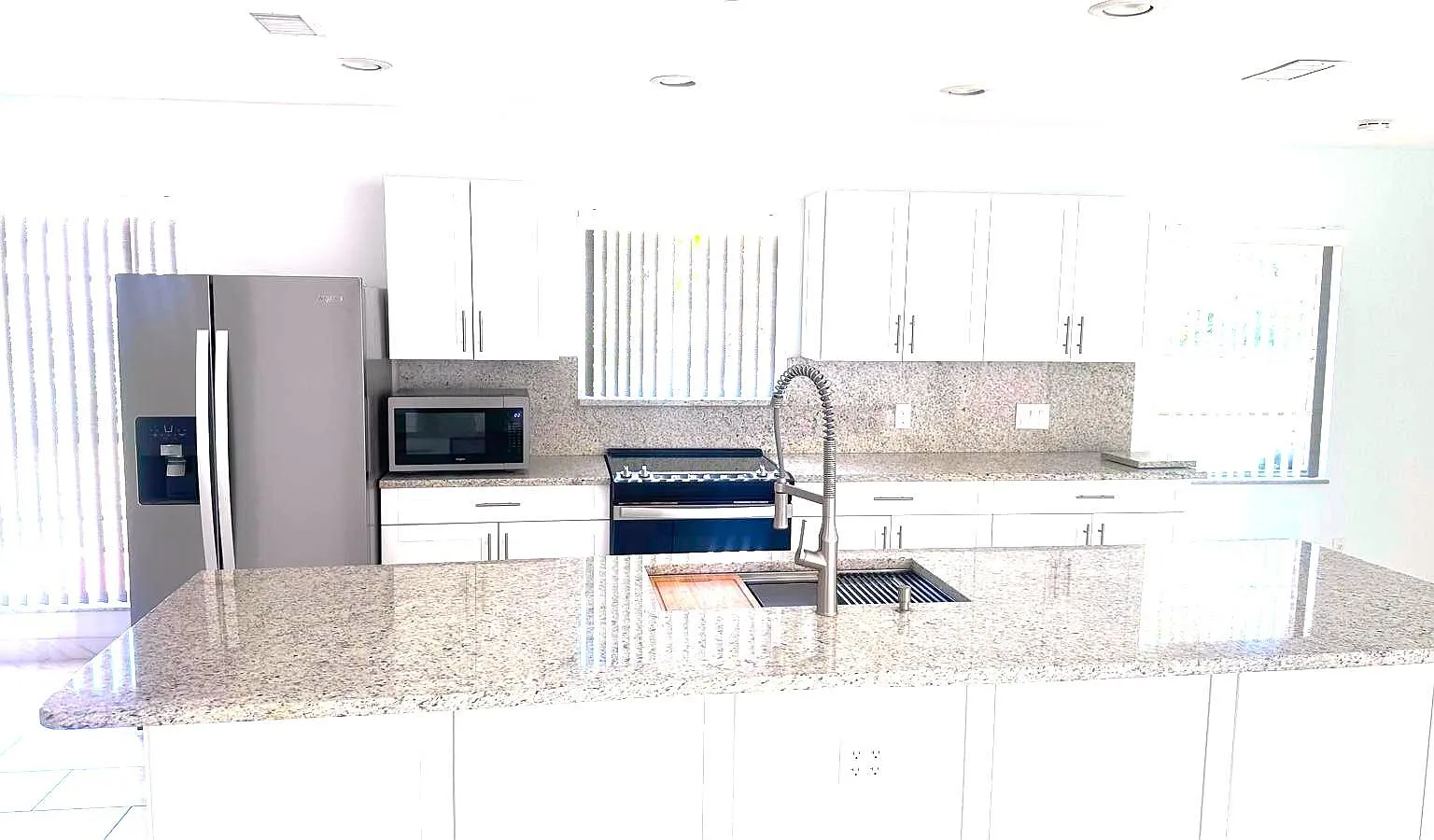 4 bed, 2.0 bath, 1688 sqft, $4,299 — Photo 2