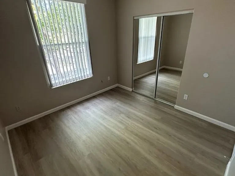 637 Atherton Pl #403 — Photo 8