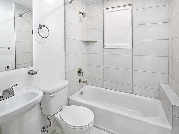 5th image of 1360 Lombard St APT 204