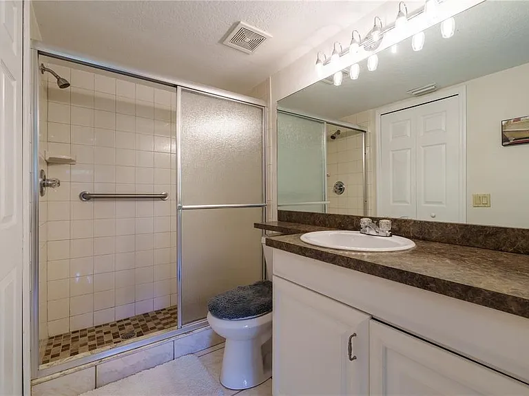5685 Ashton Lake Dr — Photo 10