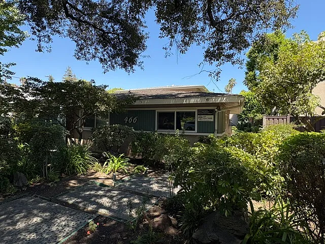 2 bed, 900 sqft, $2,395 — Photo 1