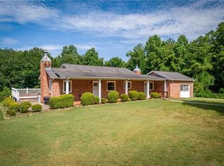 1038 Harrisburg Dr SW, Lenoir, NC 28645