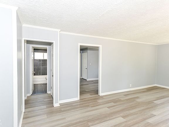 3rd image of 131 Plaza Dr
