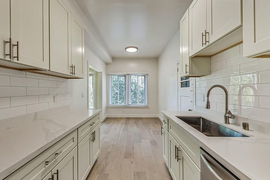 1st image of 312 Wayne Ave #4