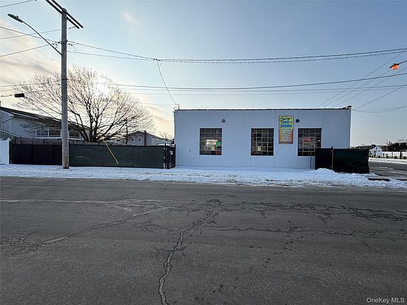 3rd image of 628 Shore Road