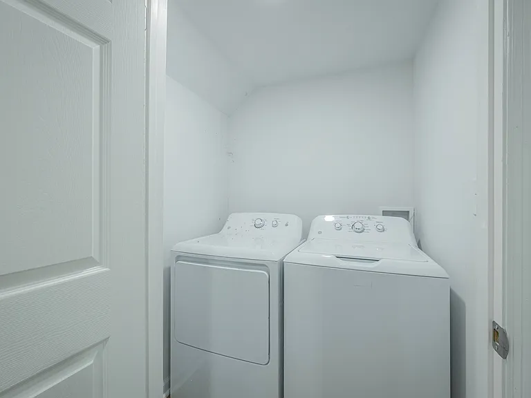 230 Habersham Dr — Photo 5