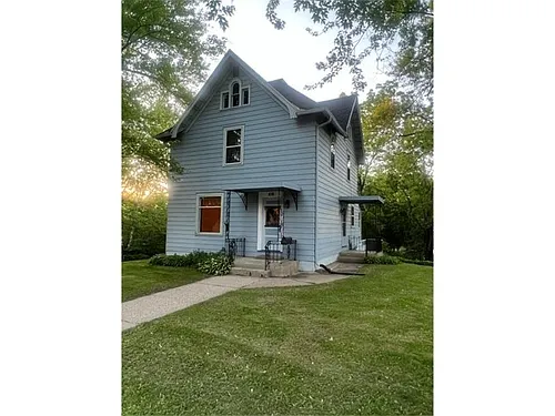 416 1st St SW Photo 1