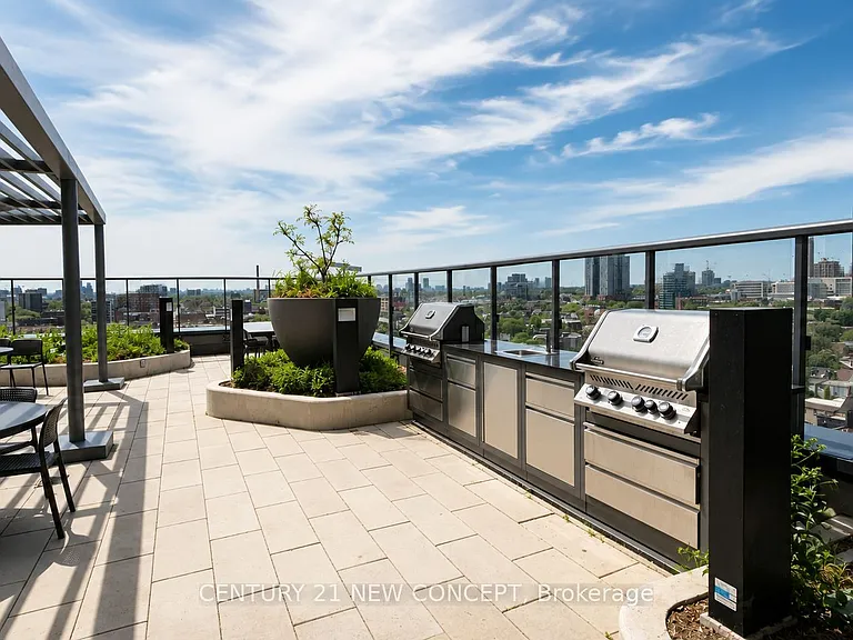 280 Dundas St W #705 — Photo 18